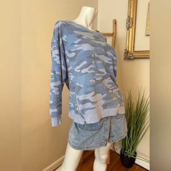 Democracy Blue Camouflage Crewneck Sweatshirt Zipper Detailing Small - Picture 5 of 6